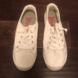 Jelly pop white tennis shoes